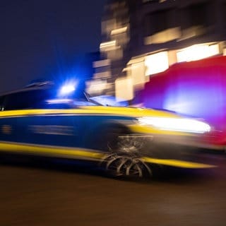 Auf der B10 bei Hinterweidenthal hat sich ein Autofahrer eine Verfolgungsjagd mit der Polizei geliefert.