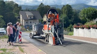 Mit dem Stufenschleifverfahren zum schnellen Internet in der Südwestpfalz.