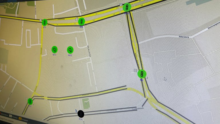 Durch die Bauarbeiten an der 'Neuen Stadtmitte' in Kaiserslautern hat sich die Verkehrssituation rund ums Pfalztheater und die Fruchthalle verschärft. 