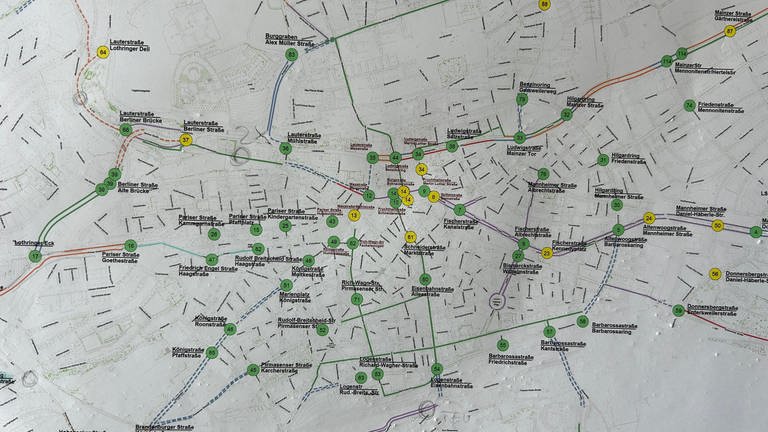 Etwa 90 Sekunden dauert die Grünphase an den Ampeln in der Innenstadt von Kaiserslautern. Eine Software steuert die Dauer, viel verändern kann man aktuell aber nichts daran. 