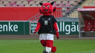 Kaiserslautern bekommt erstes "Betzi"-Ampelmännchen. Es soll wie das Maskottchen des 1. FCK Fussballkleidung tragen