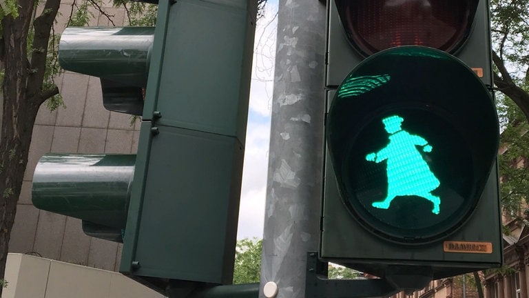 In Worms ist Reformator Martin Luther als Ampelfigur zu sehen. 