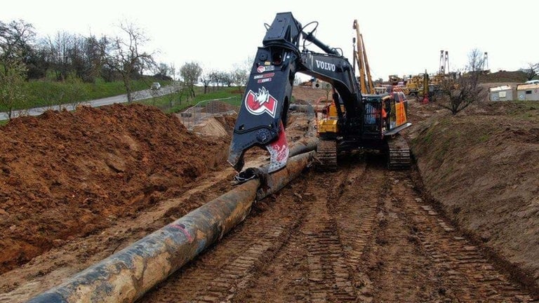 Bauarbeiten an der neuen Gasleitung durch den Pfälzerwald