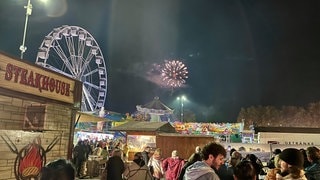 Fast 160.000 Besucher waren bei der Oktoberkerwe in Kaiserslautern. Zum Abschluss gab es ein Feuerwerk. 