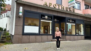 Wie können Apotheken trotz vieler Herausforderungen bestehen? Apothekerin Annegret Fix hat kürzlich zu ihrem Standort in Thaleischweiler noch die Marien-Apotheke Rodalben in der Südwestpfalz dazu genommen.