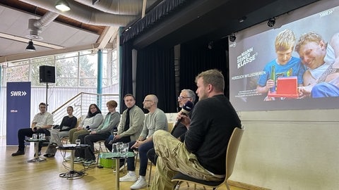 Schüler diskutieren über Armut und Ausgrenzung