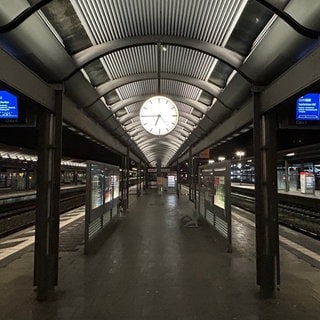 Der Hauptbahnhof Kaiserslautern - Erneut fallen um Kaiserslautern einige Züge aus.