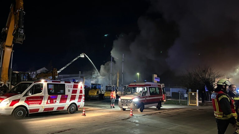 Feuer in Wäscherei in Landstuhl im Kreis Kaiserslautern