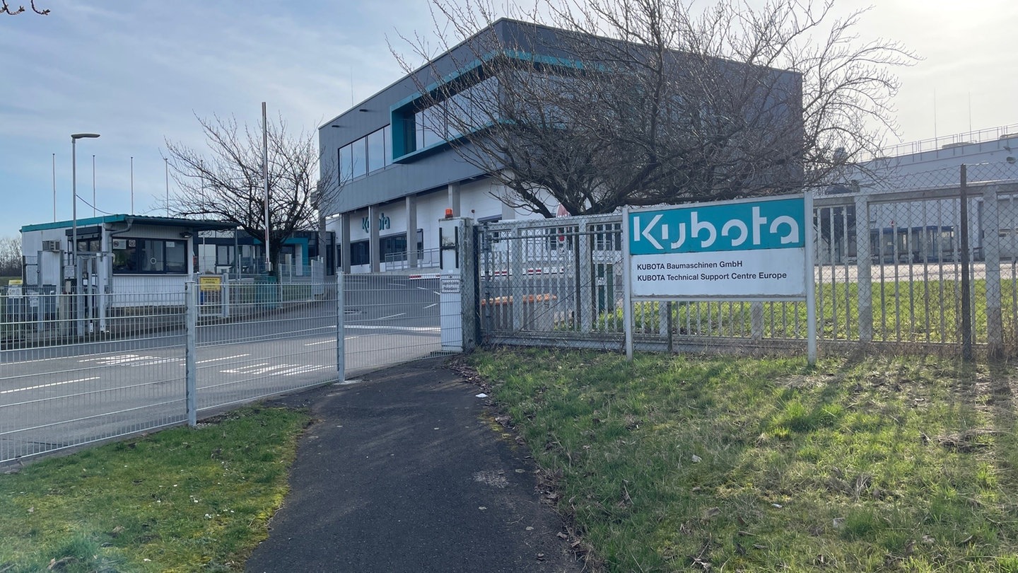 Das Werk des Baumaschinen-Herstellers Kubota in Zweibrücken. Das Unternehmen kauft einen Teil von einem Werk des Kranherstellers Tadano.