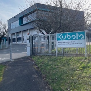 Das Werk des Baumaschinen-Herstellers Kubota in Zweibrücken. Das Unternehmen kauft einen Teil von einem Werk des Kranherstellers Tadano. 