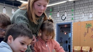 Laura Krauß hat die ersten Wochen als Referendarin an der Grunschule Mackenbach im Kreis Kaiserslautern hinter sich.