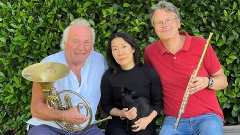 Ahorn Trio: Miyuki Kita-Kreutz, Klavier (Mitte), Rüdiger Kreutz, Flöte (rechts) und Peter Arnold, Horn (links)