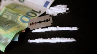 Die Polizei Kaiserslautern hat sechs mutmaßliche Drogendealer festgenommen.