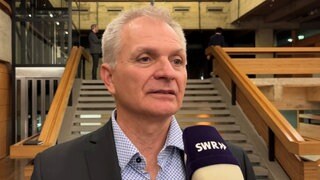 Stefan Weiler, der Geschäftsführer der Stadiongesellschaft, möchte das Fritz-Walter-Stadion nicht als Problem sehen, sondern als Chance.