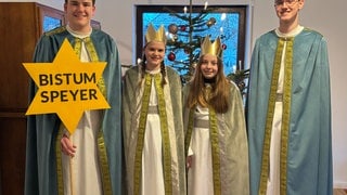 Die vier Sternsinger aus Enkenbach-Alsenborn sind beim Sternsinger-Empfang im Kanzleramt dabei