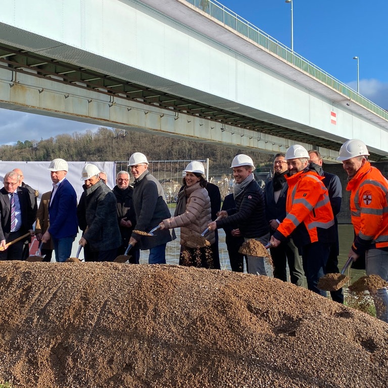 Großbaustelle Lahnbrücke: 2024 Vollsperrung Der B42 Bei Lahnstein - SWR ...