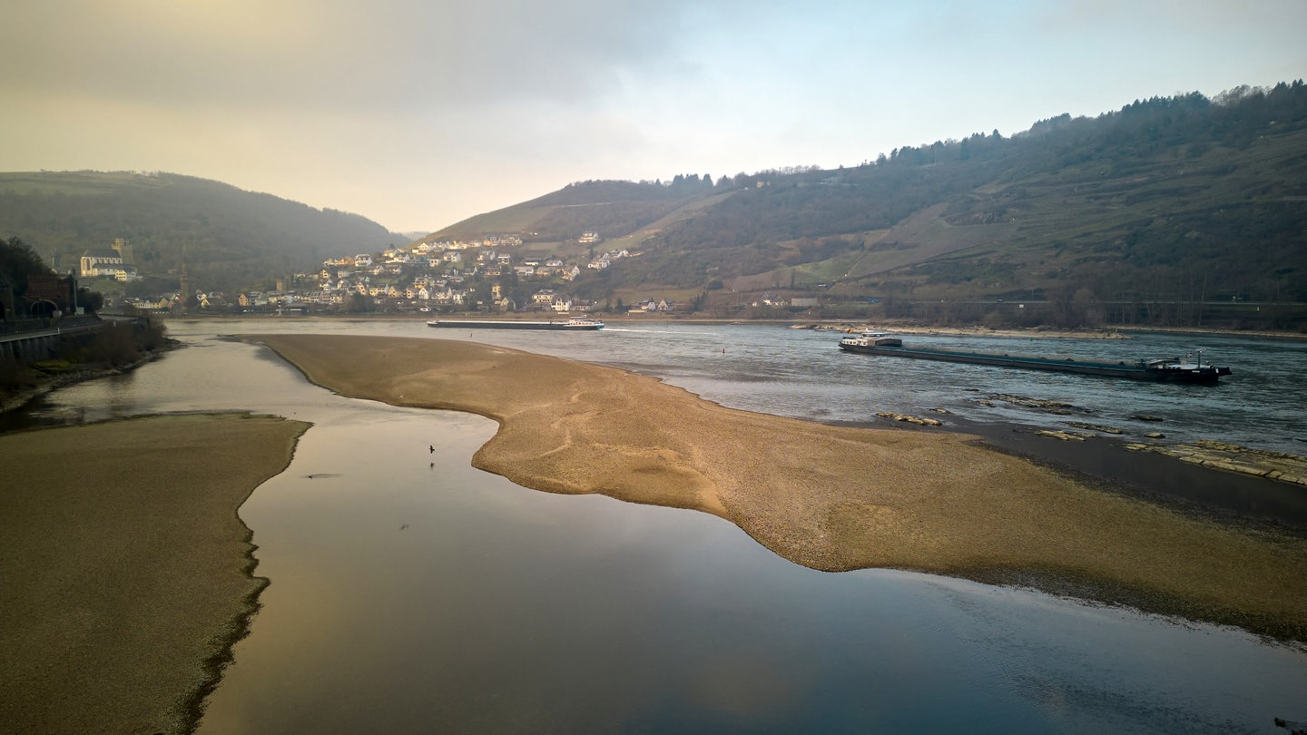 The Rhine’s Low Water Levels: Sign of a Dry Summer or Still Normal?