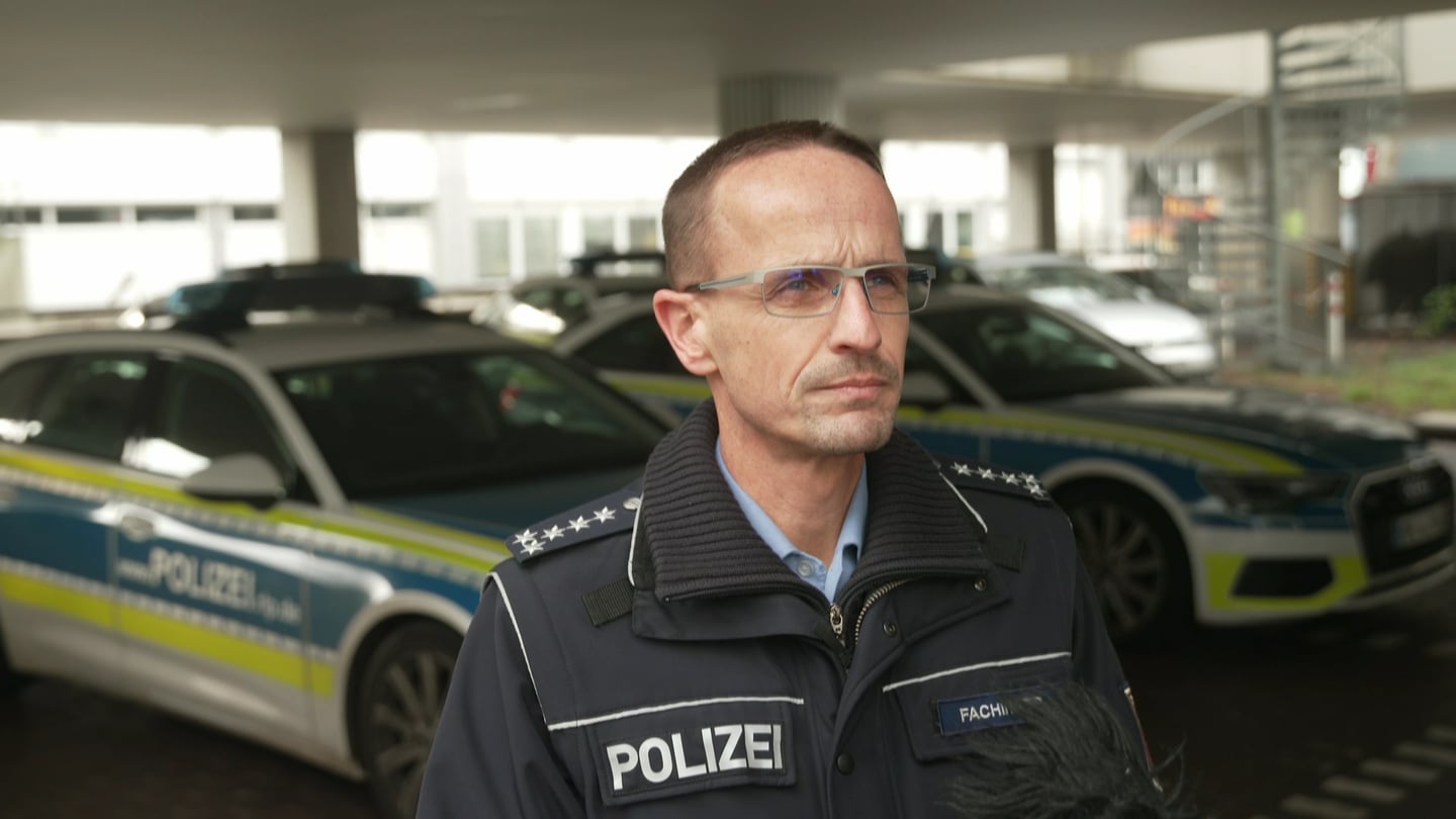 Jürgen Fachinger Von Der Polizei Koblenz Zum Todestag Von Luise - SWR ...