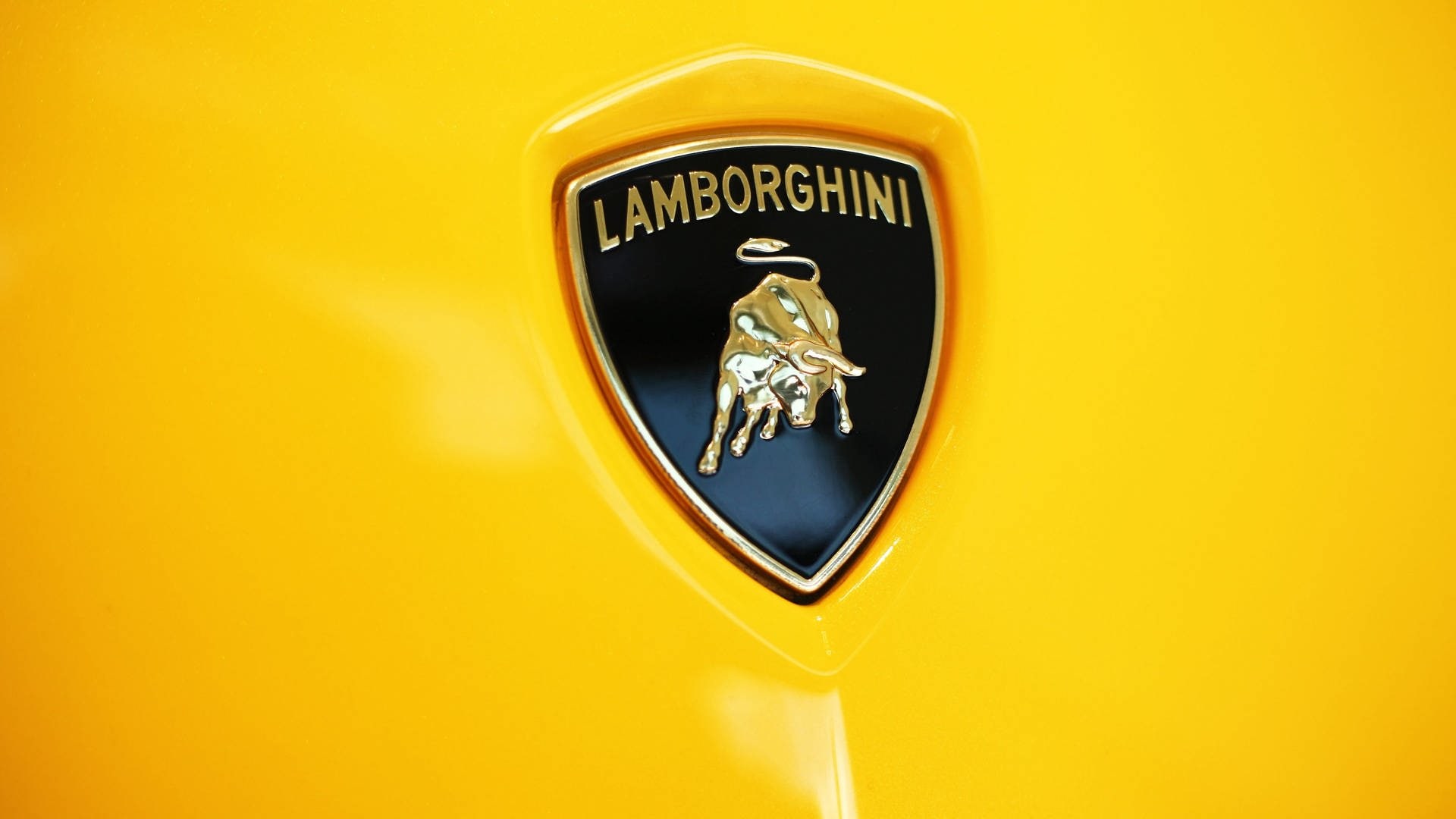 Ermittlungen gegen Fahrer von gelbem Lamborghini in Neuwied
