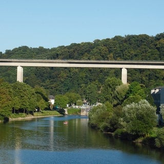 Die B42-Hochbrücke in Lahnstein