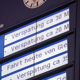 Zwischen Koblenz und Köln kommt es auf der rechts- und der linksrheinischen Bahnstrecke zu Verspätungen und Zugausfällen. 