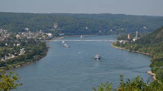 Entwurf einer Rheinbrücke für Fußgänger und Radfahrer an der Stelle der zerstörten, weltberühmten Brücke von Remagen.