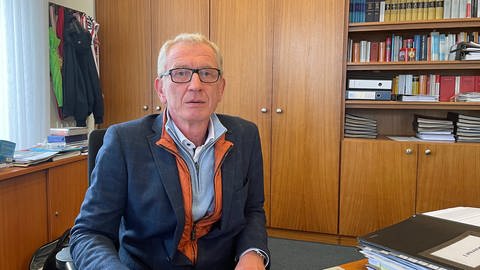 Guido Orthen (CDU), der Bürgermeister von Bad Neuenahr-Ahrweiler, hält den Rücktritt von Innenminister Lewentz für unumgänglich.