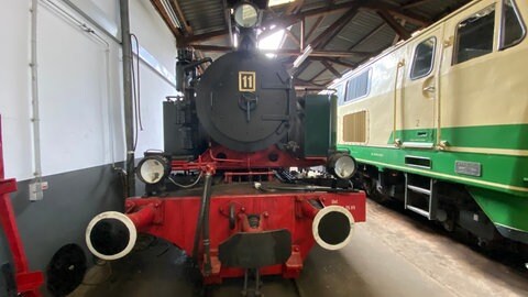 Noch steht die mehr als 100 Jahre alte Dampflok der Brohltalbahn im Schuppen. 