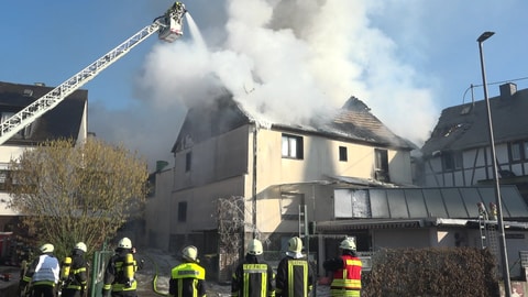 Brand mehrerer Wohnhäuser in Lütz (Kreis Cochem-Zell)