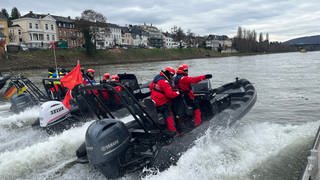 Ein Einsatzboot der Wasserschutzpolizei auf dem Rhein