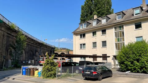 Auf ein Wohnhaus in Koblenz-Pfaffendorf ist bereits mehrfach geschossen worden.