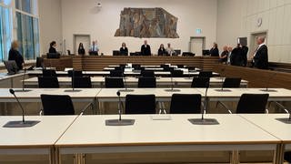 Vor dem Landgericht Koblenz steht ein Soldat vor Gericht und erwartet das Urteil