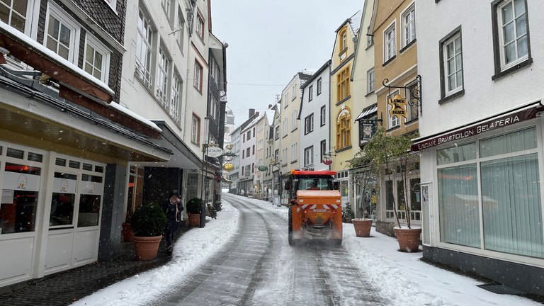 Schneefall und glatte Straßen im Westerwald