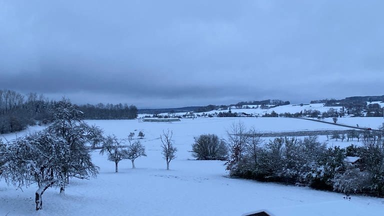 In Weidenhahn im Westerwald liegt Schnee