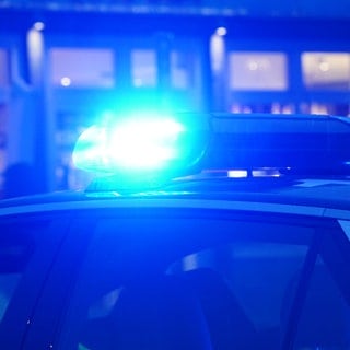 Polizei Streife nachts - in Ulmen in der Eifel wurde eine Tankstelle überfallen