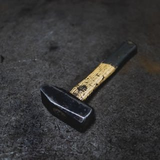 Ein Mann soll seine Ex-Freundin in Neuwied mit einem Hammer getötet haben
