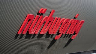 Der rote Schriftzug "Nürburgring"