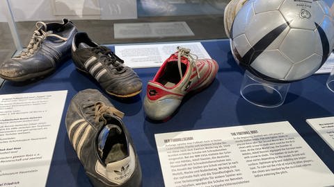 Ausstellung Fußballfieber in Koblenz- Fußballschuhe der Profis