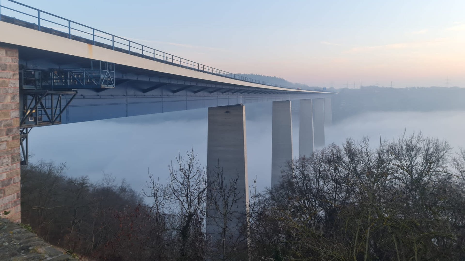 Belastungstest: Moseltalbrücke der A61 am Sonntag voll gesperrt