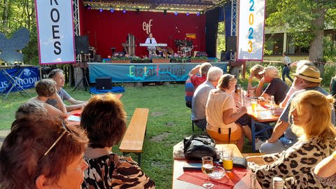 Beim Elztalfestival in Roes in der Eifel treten unter anderem Musiker und Kabarettisten auf.