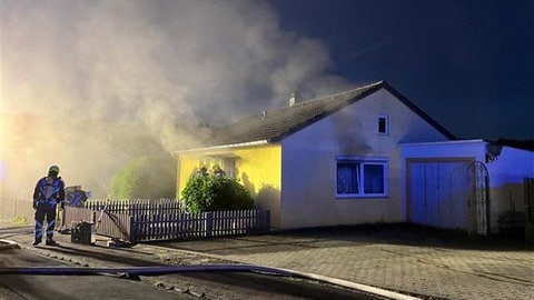 Bei dem Kellerbrand in Dillendorf ist ein Sachschaden von 50.000 Euro entstanden.