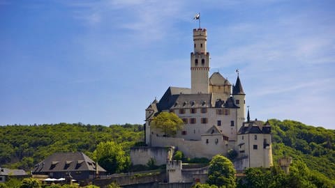 Die Marksburg bei Braubach ist im Sommer ein schöner Ausflugstipp.