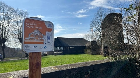 Schild der digitalen Wanderung Sayner Aussichten