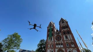 Eine Drohne vermisst den Limburger Dom