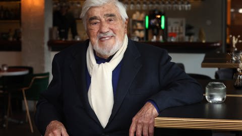 Portraitfoto von Mario Adorf