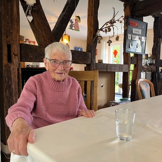 Liesel Brill ist neu in die Senioren-WG in Merkelbach eingezogen und fühlt sich dort schon wie zuhause.