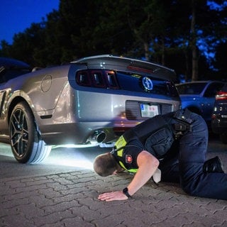 Die Polizei Koblenz hat bei Treffen der Tuning-Szene Autos beschlagnahmt. (Symbolfoto)