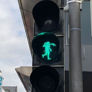 Das Wahrzeichen von Koblenz, der Schängel, ist seit heute als Ampelmännchen im Einsatz.