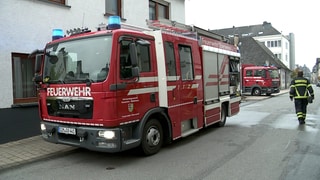 Feuerwehreinsatz in Oberwesel - ein Mensch starb bei Brand in einem Wohnhaus.