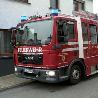 Feuerwehreinsatz in Oberwesel - ein Mensch starb bei Brand in einem Wohnhaus.